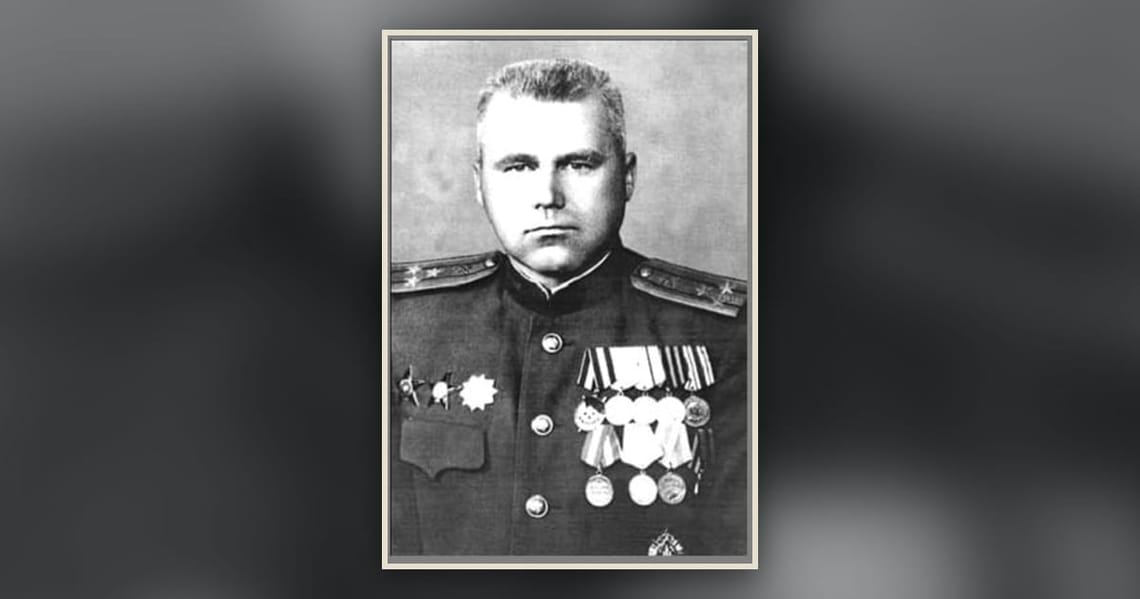 Квантуны армийг буулгаж авсан зальт эр