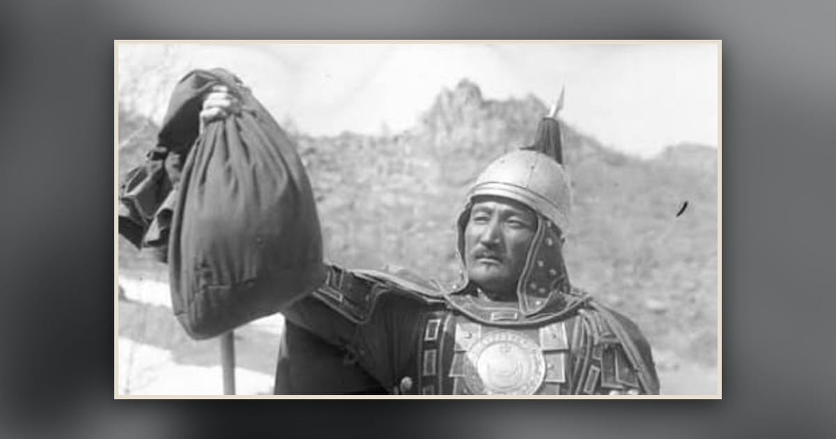 Улаан малгайт, Чонын анчин Раашийг бидэнд үлдээсэн Соёлын тэргүүний ажилтан